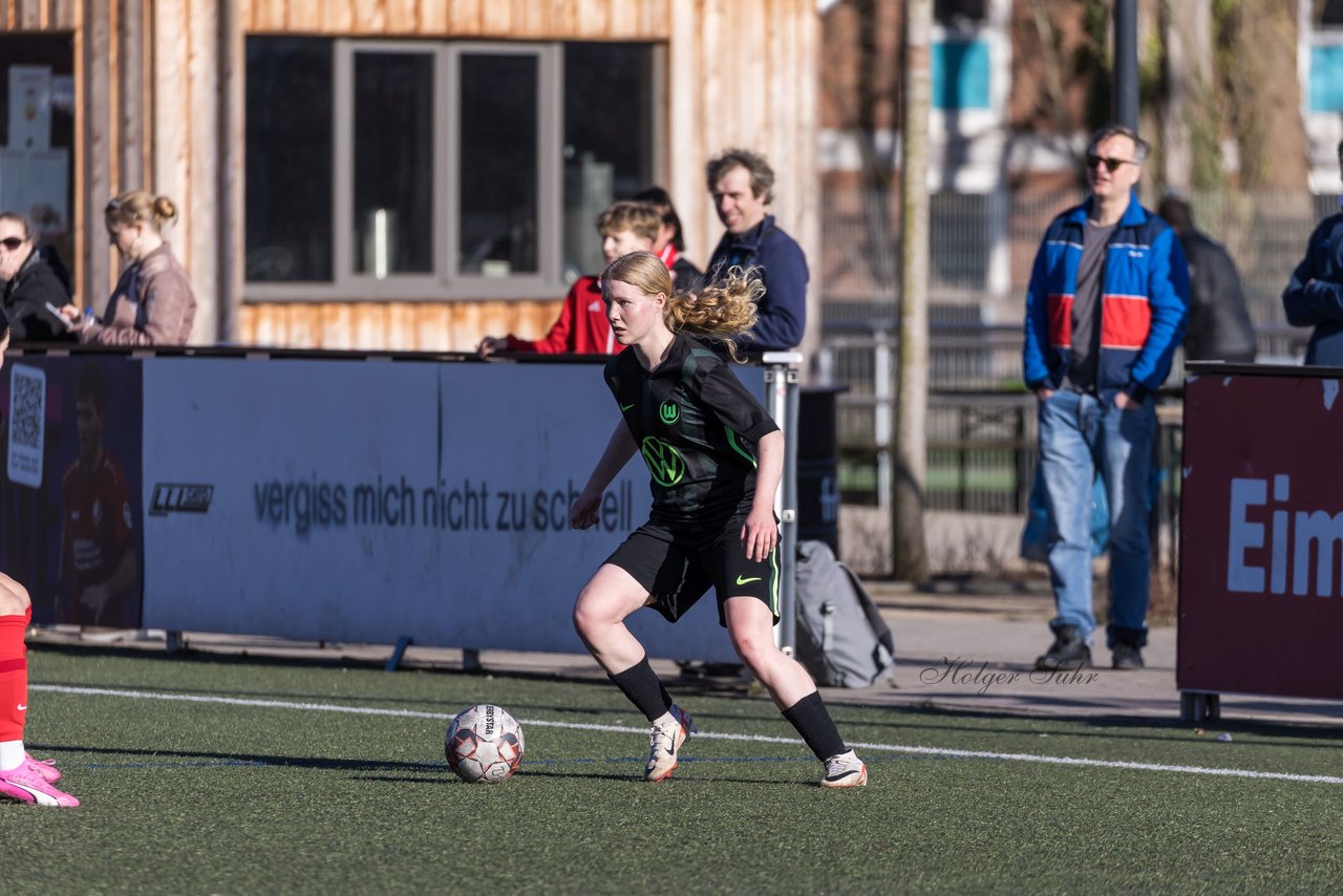 Bild 323 - wBJ Eimsbuettler TV - VfL Wolfsburg : Ergebnis: 1:3